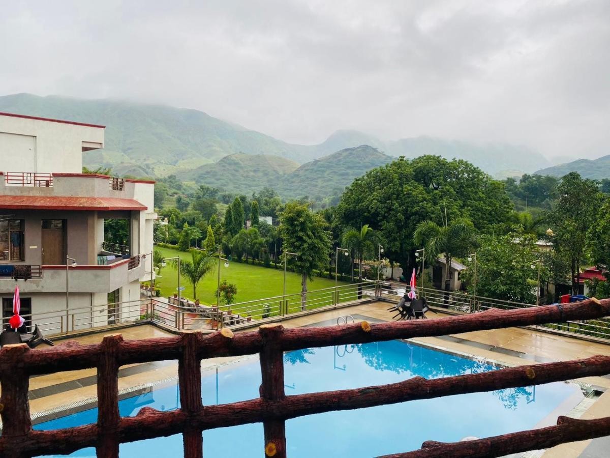 Meera Valley Resort By Nexottel Udaipur Exteriör bild