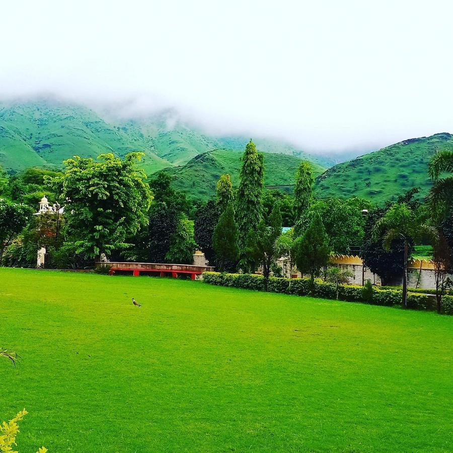 Meera Valley Resort By Nexottel Udaipur Exteriör bild