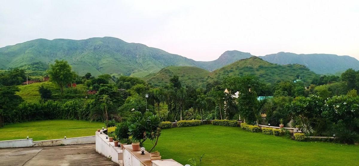 Meera Valley Resort By Nexottel Udaipur Exteriör bild