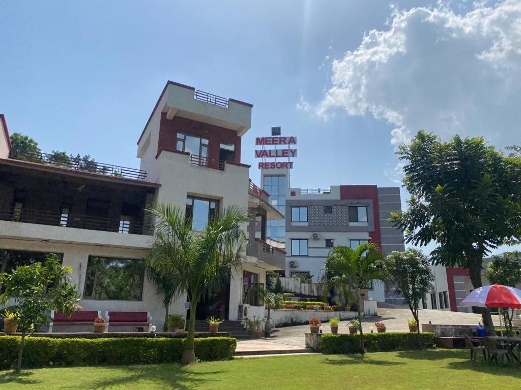 Meera Valley Resort By Nexottel Udaipur Exteriör bild