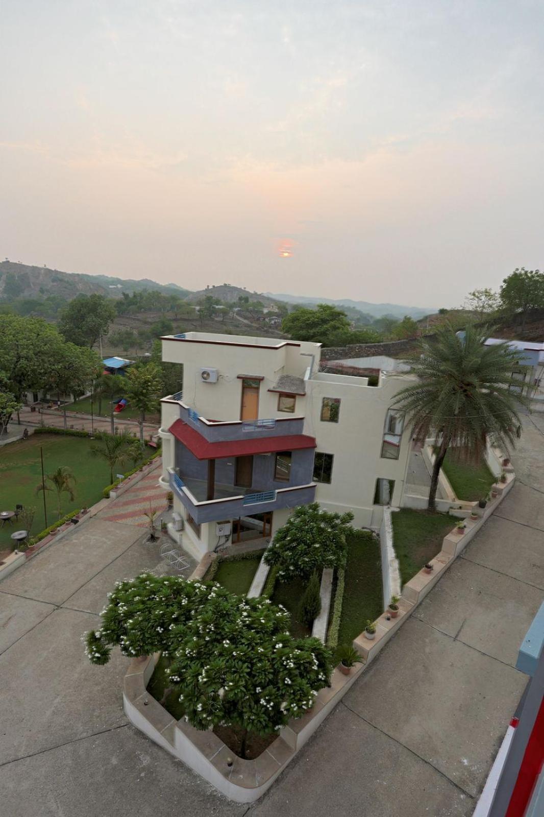 Meera Valley Resort By Nexottel Udaipur Exteriör bild